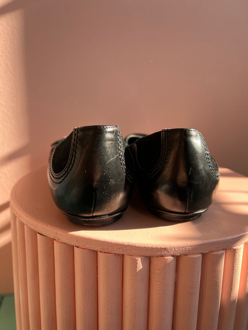 DIOR Leather Signature D Pointed Toe Ballet Flats in Black Size 40