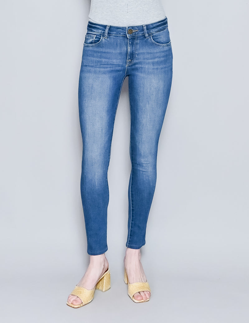 DL1961 Florence Instasculpt Skinny Jeans in Pacific (25)