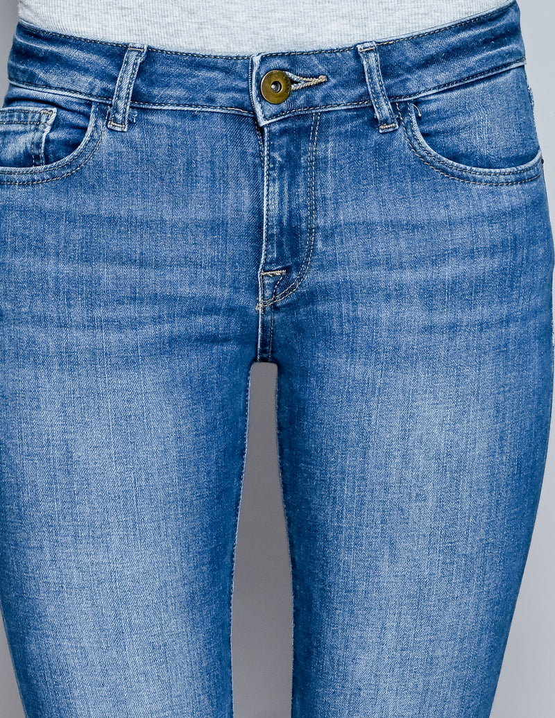 DL1961 Florence Instasculpt Skinny Jeans in Pacific (25)