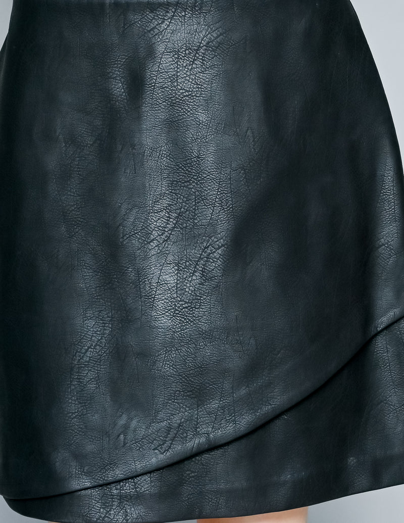 CLUB MONACO Black Faux Leather Mini Skirt (8)