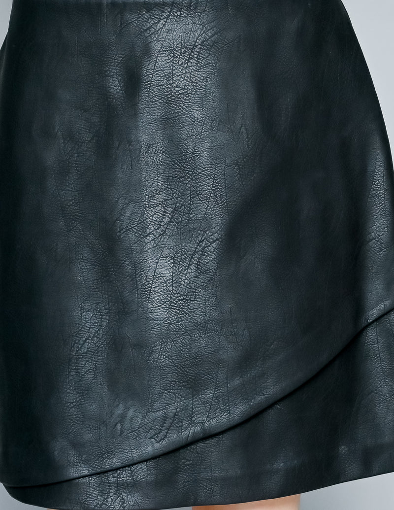 CLUB MONACO Black Faux Leather Mini Skirt (8)