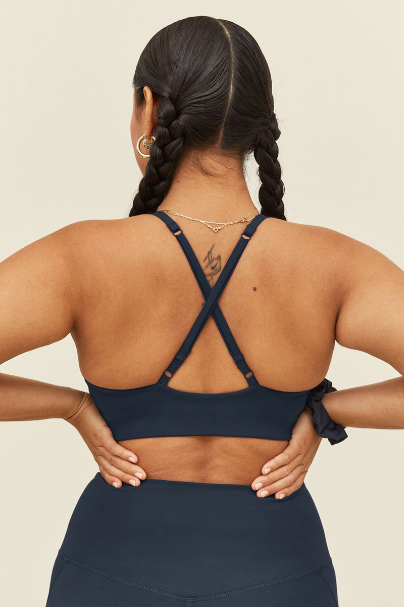 GIRLFRIEND COLLECTIVE Topanga Halter Bra in Midnight